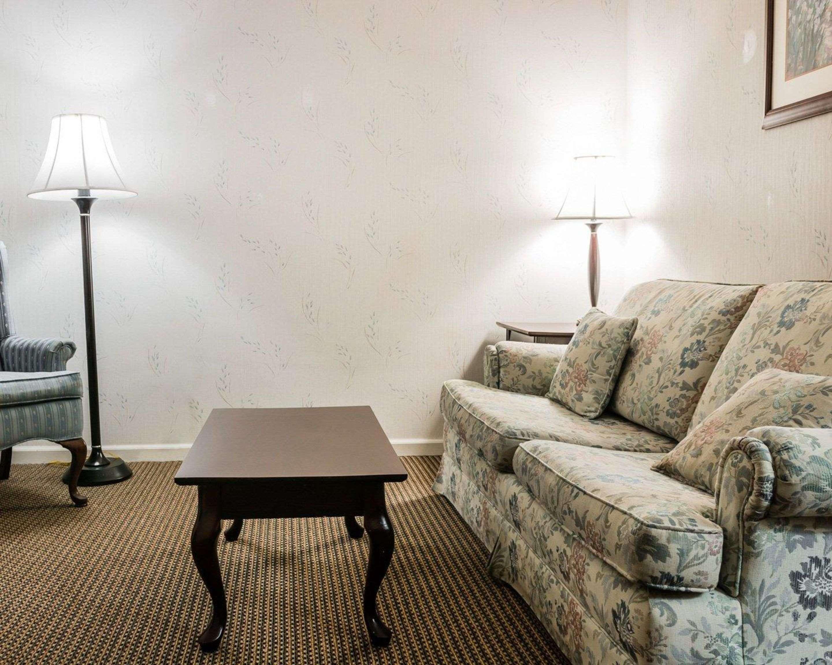 Econo Lodge & Suites Cascade Extérieur photo