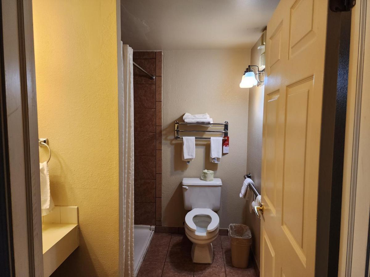 Econo Lodge & Suites Cascade Extérieur photo